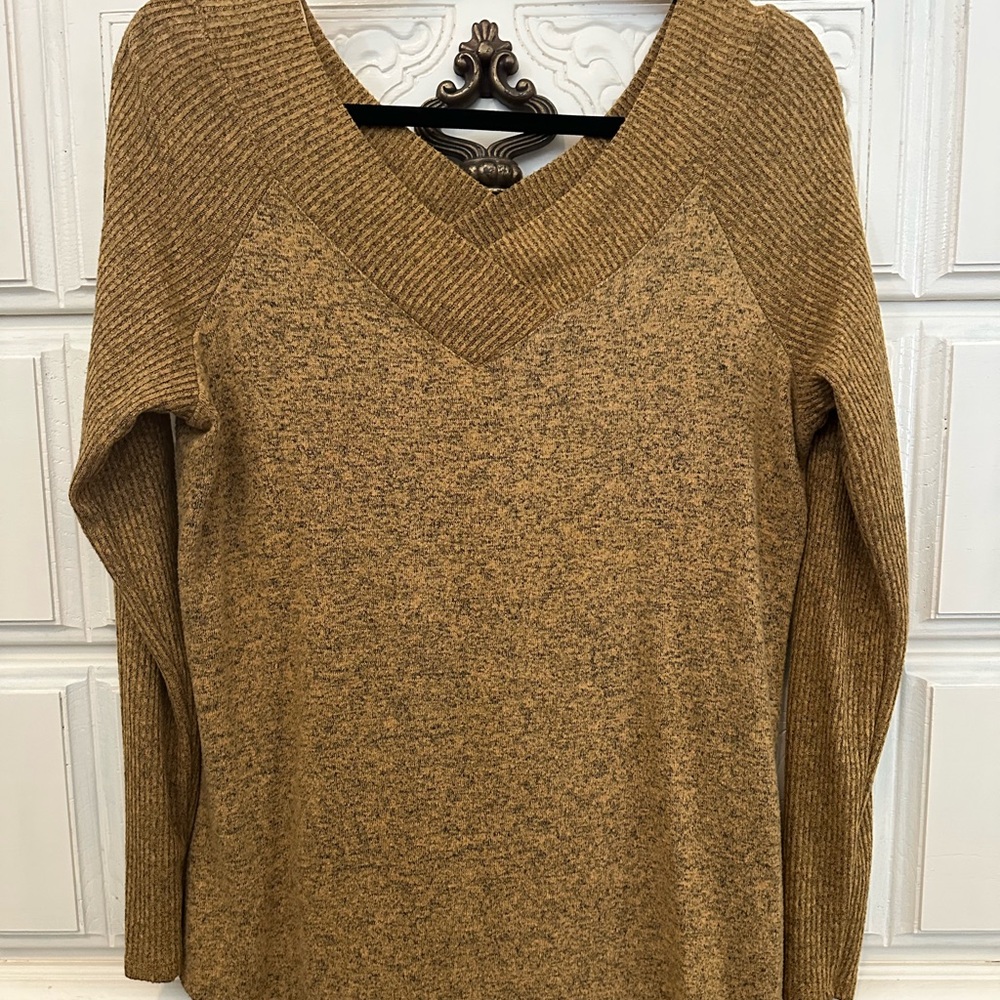 Long sleeve thin sweater